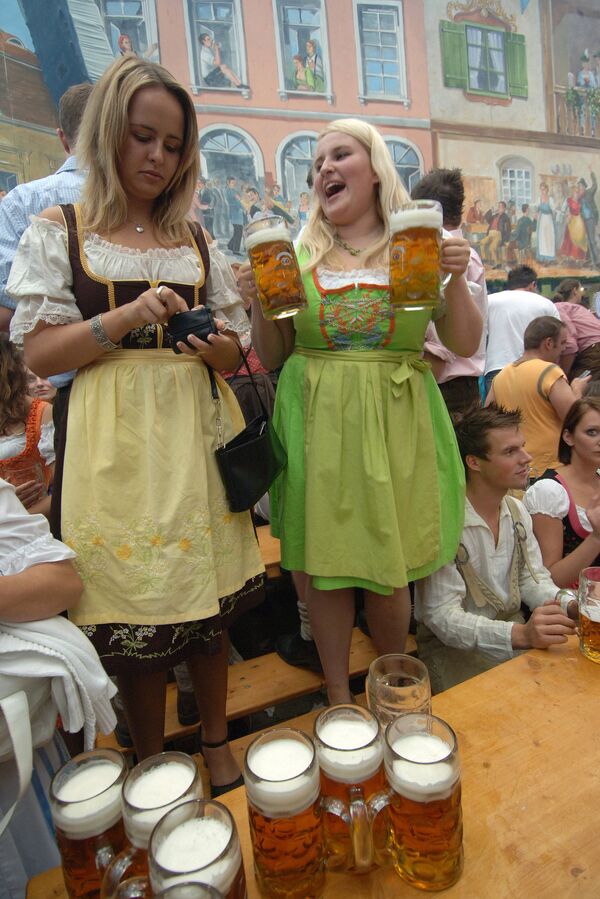 175-ый крупнейший в мире пивной праздник Октоберфест 175-ый крупнейший в мире пивной праздник Октоберфест - Sputnik Армения