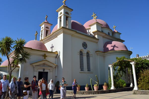 Церковь 12 апостолов на северной оконечности Галилейского моря (озера Кинерет) в Галилее Церковь 12 апостолов на северной оконечности Галилейского моря (озера Кинерет) в Галилее - Sputnik Армения