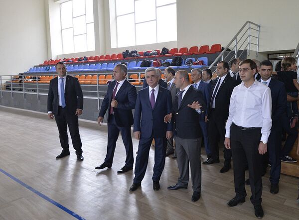 Визит президента Серж Саргсяна в Арагацотн - Sputnik Армения