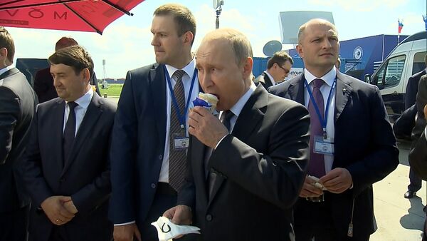 Спутник_Путин угостил министров мороженым на авиасалоне МАКС - Sputnik Армения