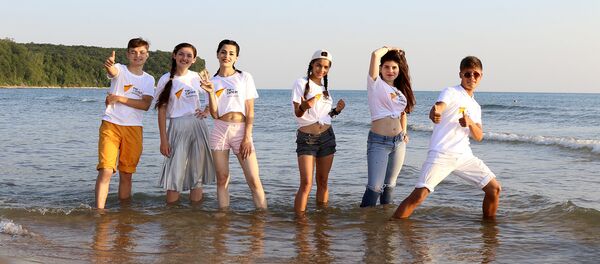 Участники Международного вокального конкурса Ты супер! прибыли на отдых во Всероссийский детский центр Орленок Участники Международного вокального конкурса Ты супер! прибыли на отдых во Всероссийский детский центр Орленок - Sputnik Армения