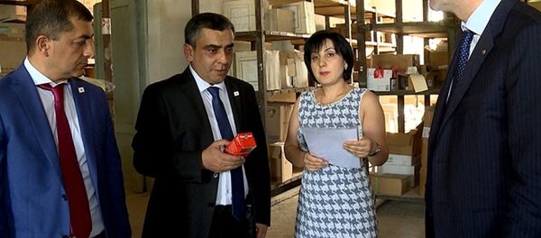 Прибывшие из Еревана врачи оказали медицинские услуги в медицинских учреждениях Степанакерта Прибывшие из Еревана врачи оказали медицинские услуги в медицинских учреждениях Степанакерта - Sputnik Արմենիա