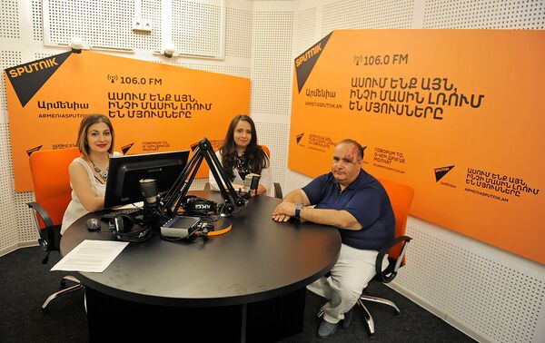 Карен Казарян и Лилит Мартиросян в гостях у радио Sputnik Армения - Sputnik Արմենիա