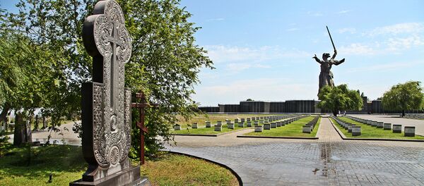 Хачкар на Мамаевом кургане (Волгоград) в память воинов-армян, погибших при обороне Сталинграда - Sputnik Армения