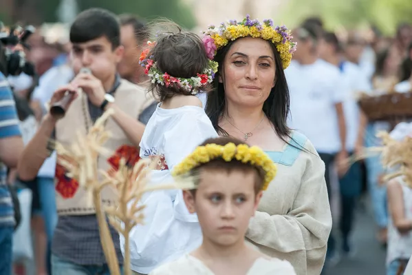 Праздничное шествие к празднику Вардавар Праздничное шествие к празднику Вардавар - Sputnik Армения