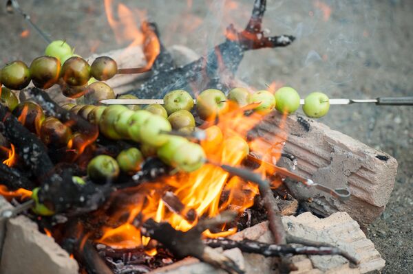 Праздничное шествие к празднику Вардавар Праздничное шествие к празднику Вардавар - Sputnik Արմենիա