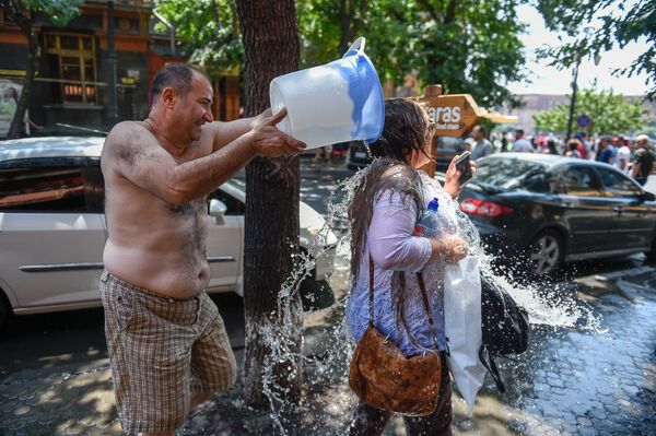 Праздник Вардавар отмечают в Армении - Sputnik Армения