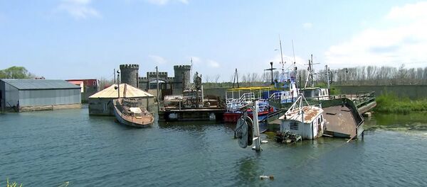 Единственный сохранившийся на Севане маяк находится на кладбище одного из прибрежных сел - Sputnik Армения