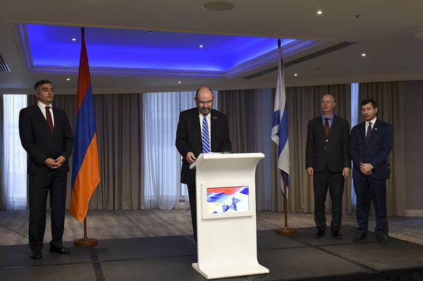 Посол Израиля Элияху Иерушалмин Посол Израиля Элияху Иерушалмин - Sputnik Армения