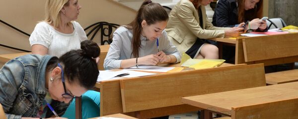 Абитуриенты, поступающие в Московский Государственный Университет имени М.В. Ломоносова - Sputnik Армения