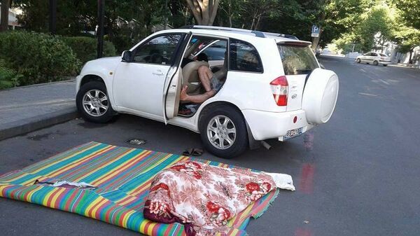 Иранцы на красных линиях в Ереване, которых выдавали в соцсетях за турок  - Sputnik Армения