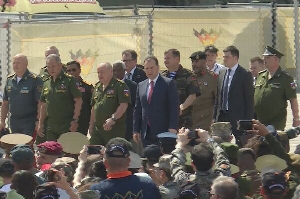 Виген Саркисян принял участие в церемонии открытия «Международных военных играх 2017 год» Виген Саркисян принял участие в церемонии открытия «Международных военных играх 2017 год» - Sputnik Արմենիա