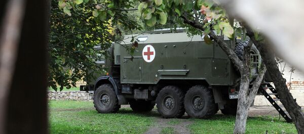 Медицинский фургон на территории воинской части - Sputnik Армения