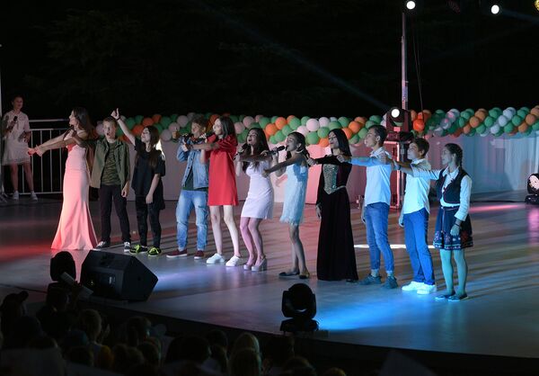 Во Всероссийском детском центре Орленок с праздничным концертом выступили участники Международного вокального проекта Ты супер! - Sputnik Армения