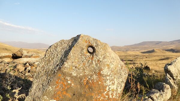 «Հայկական Սթոունհենջում» պեղումներ իրականացնելու համար նոր ծրագիր կմշակեն «Հայկական Սթոունհենջում» պեղումներ իրականացնելու համար նոր ծրագիր կմշակեն - Sputnik Արմենիա