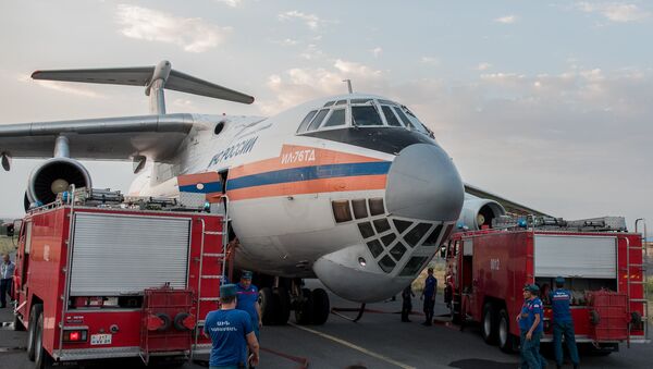 Российский самолет МЧС Ил-76 прилетел в Армению - Sputnik Արմենիա
