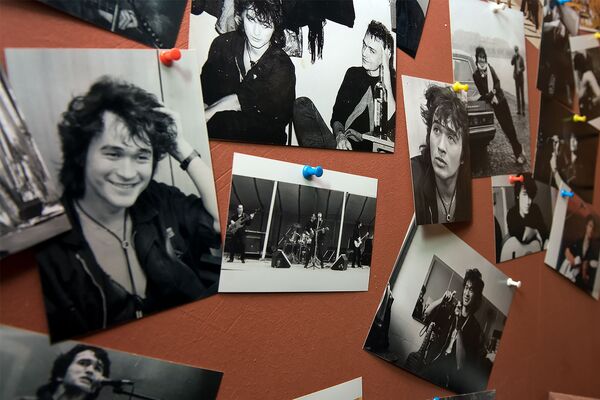 Стена Цоя в одном из пабов Еревана - Sputnik Армения