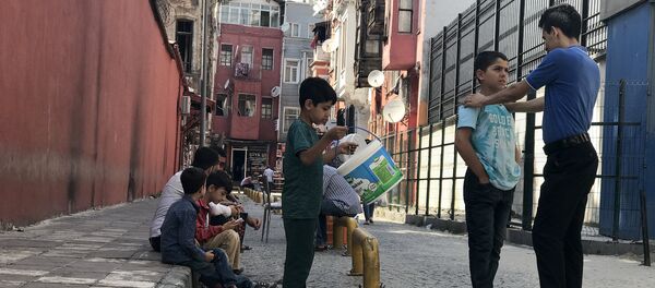 На улицах квартала Кумкапы - Sputnik Армения