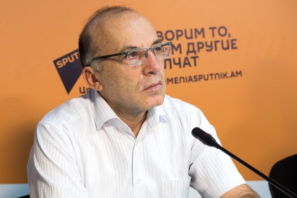 Татул Манасерян Татул Манасерян - Sputnik Армения