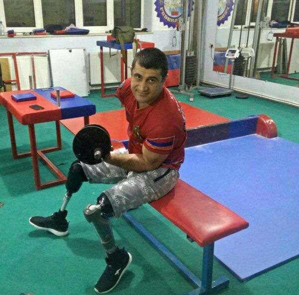 Мнацаканов, армянский офицер и девочка из Гюмри, или Истории успеха в борьбе за жизнь Мнацаканов, армянский офицер и девочка из Гюмри, или Истории успеха в борьбе за жизнь - Sputnik Армения