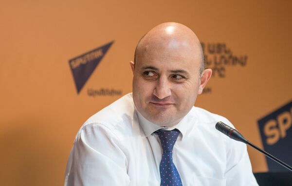 Мехак Апресян Мехак Апресян - Sputnik Արմենիա