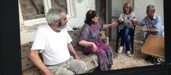 Армянская семья, жившая определенное время в подконтрольной ИГ (запрещено в РФ и других странах) местности в Сирии Армянская семья, жившая определенное время в подконтрольной ИГ (запрещено в РФ и других странах) местности в Сирии - Sputnik Արմենիա