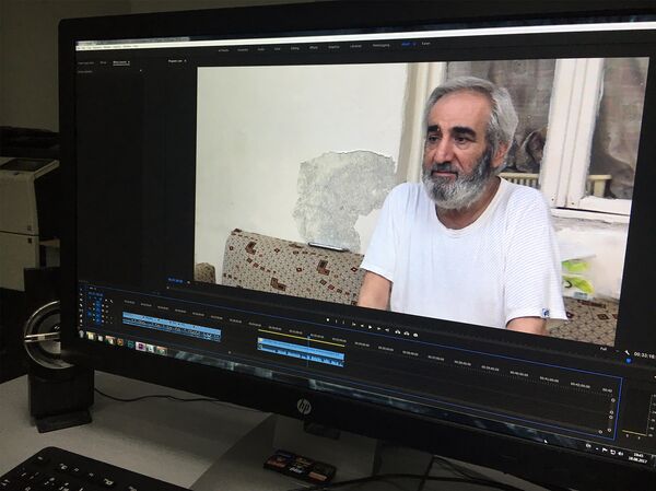 Армянская семья, жившая определенное время в подконтрольной ИГ (запрещено в РФ и других странах) местности в Сирии Армянская семья, жившая определенное время в подконтрольной ИГ (запрещено в РФ и других странах) местности в Сирии - Sputnik Армения