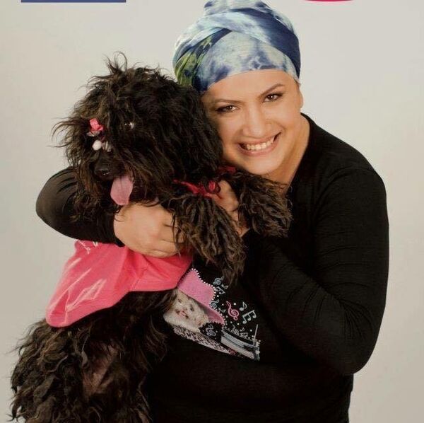 Сона Шахгелдян с собакой Сона Шахгелдян с собакой - Sputnik Արմենիա