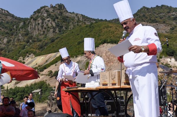 Фестиваль шашлыка в Ахтале Фестиваль шашлыка в Ахтале - Sputnik Армения