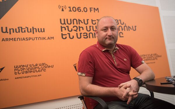 Личные контакты или показательная программа: зачем Пашинян едет в Страсбург Личные контакты или показательная программа: зачем Пашинян едет в Страсбург - Sputnik Армения