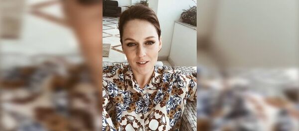 Елена Есенина бросает вызов армянским мужчинам - Sputnik Армения