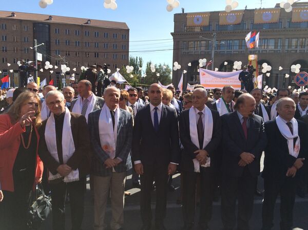 Новые почетные граждане Еревана и лауреаты медалей Аргишти на праздновании 2797-летия Еревана Новые почетные граждане Еревана и лауреаты медалей Аргишти на праздновании 2797-летия Еревана - Sputnik Արմենիա