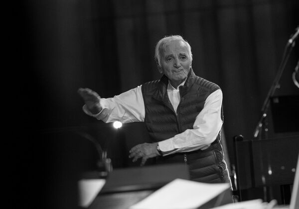 Шарль Азнавур. Концерт в Ереване Шарль Азнавур. Концерт в Ереване - Sputnik Արմենիա