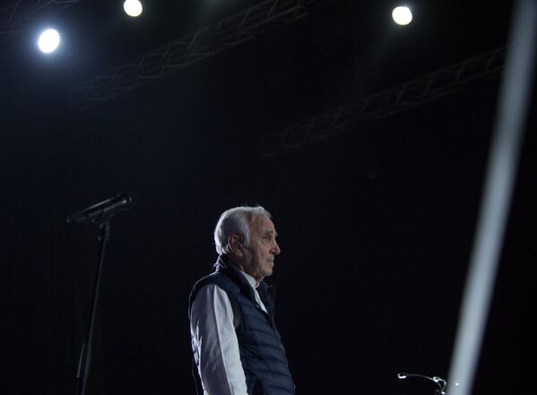 Шарль Азнавур. Концерт в Ереване - Sputnik Армения
