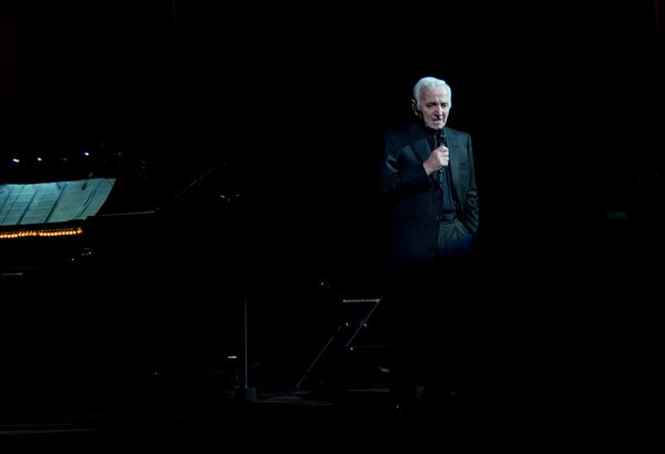 Шарль Азнавур. Концерт в Ереване Шарль Азнавур. Концерт в Ереване - Sputnik Армения