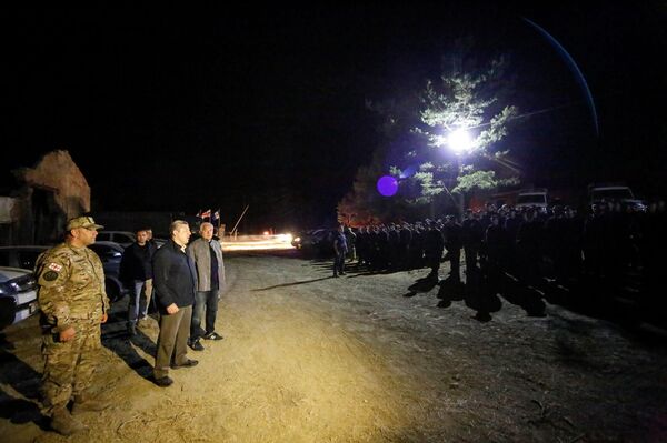 Премьер благодарит грузинских пожарных-спасателей - Sputnik Армения