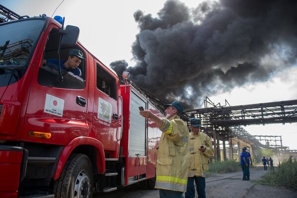 Пожар на заводе Наирит - Sputnik Армения