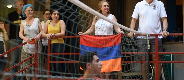 Армине Ованнисян в благотворительной организации Орран - Sputnik Армения