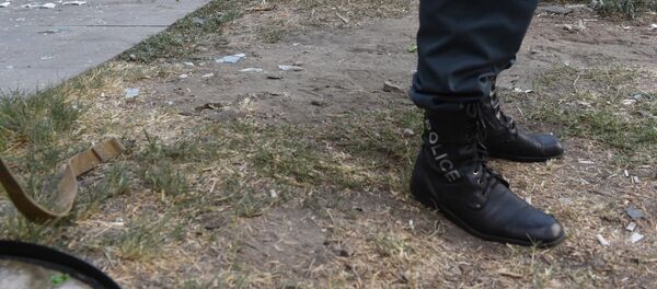 Полиция обезвредила мужчину, который более часа удерживал заложницу в бильярдной Полиция обезвредила мужчину, который более часа удерживал заложницу в бильярдной - Sputnik Армения