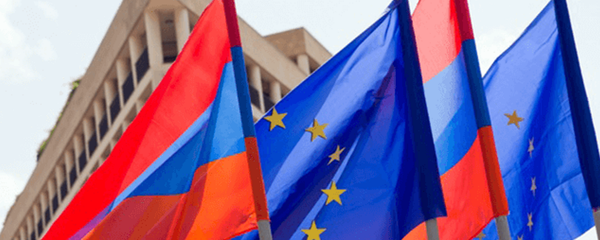 Флаги Армении и ЕС - Sputnik Армения