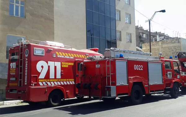 У нового здания больницы в Шенгавите обрушилась крыша У нового здания больницы в Шенгавите обрушилась крыша - Sputnik Армения