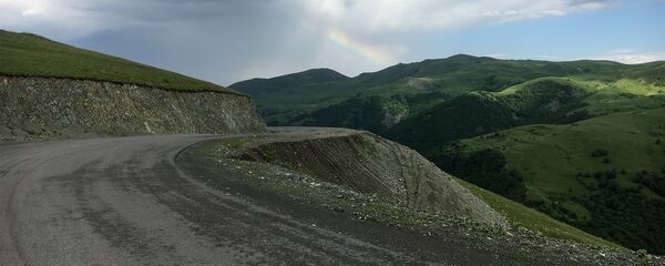 Дорога, которая ведет в Варденис. Дорога, которая ведет в Варденис. - Sputnik Армения