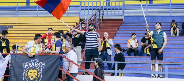 Болельшики футбольного клуба Арарат - Sputnik Армения