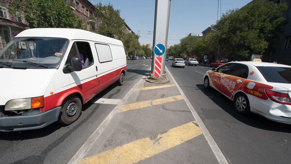 Улица, машины - Sputnik Армения
