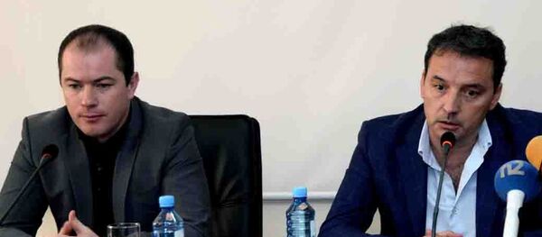 гедиректор клуба Бананц Роман Асхабадзе и тренер клуба 'Бананц Тито Рамальо гедиректор клуба Бананц Роман Асхабадзе и тренер клуба 'Бананц Тито Рамальо - Sputnik Армения