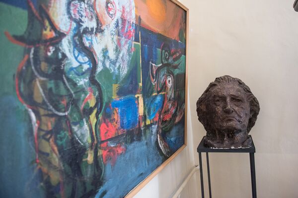 Почему на могиле Ованнеса Шираза нет надгробного камня, или Три интересные истории о поэте Почему на могиле Ованнеса Шираза нет надгробного камня, или Три интересные истории о поэте - Sputnik Армения