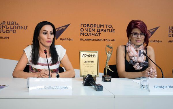 Пресс-конференция журнала Армения Туристическая Лилит Ованнисян  и Анаит Геворгян - Sputnik Արմենիա