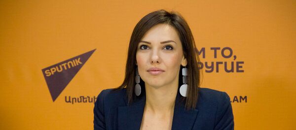 Видеомост, приуроченный к Всемирному дню красоты, Анна Демирханян Видеомост, приуроченный к Всемирному дню красоты, Анна Демирханян - Sputnik Армения