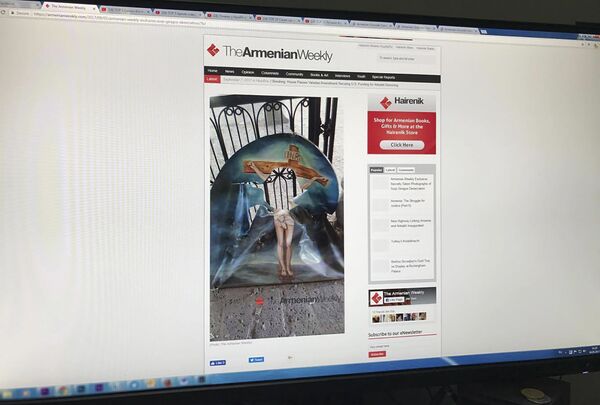 Фотографии издания Armenian Weekly из армянской церкви в Тигранакерте Фотографии издания Armenian Weekly из армянской церкви в Тигранакерте - Sputnik Армения