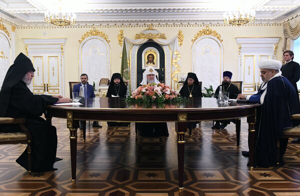 Встреча патриарха Кирилла с духовными лидерами Армении и Азербайджана Встреча патриарха Кирилла с духовными лидерами Армении и Азербайджана - Sputnik Արմենիա